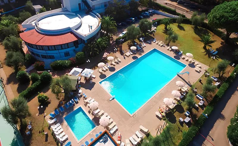 Mira Hotel & Residence